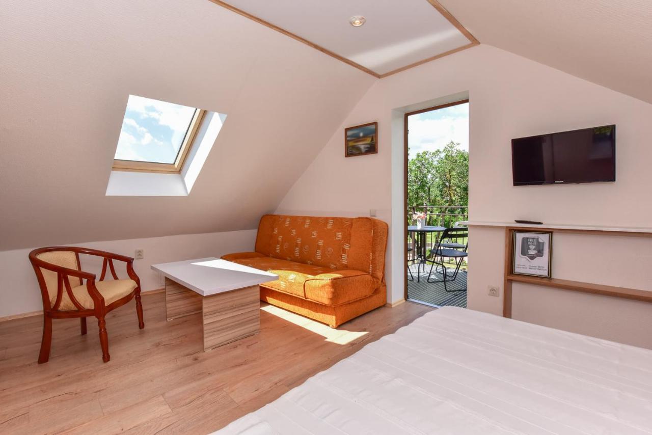 "Trakaitis" Nameliai Hotel Buitenkant foto