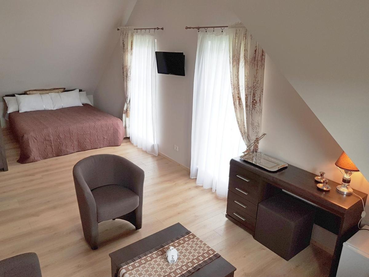 "Trakaitis" Nameliai Hotel Buitenkant foto