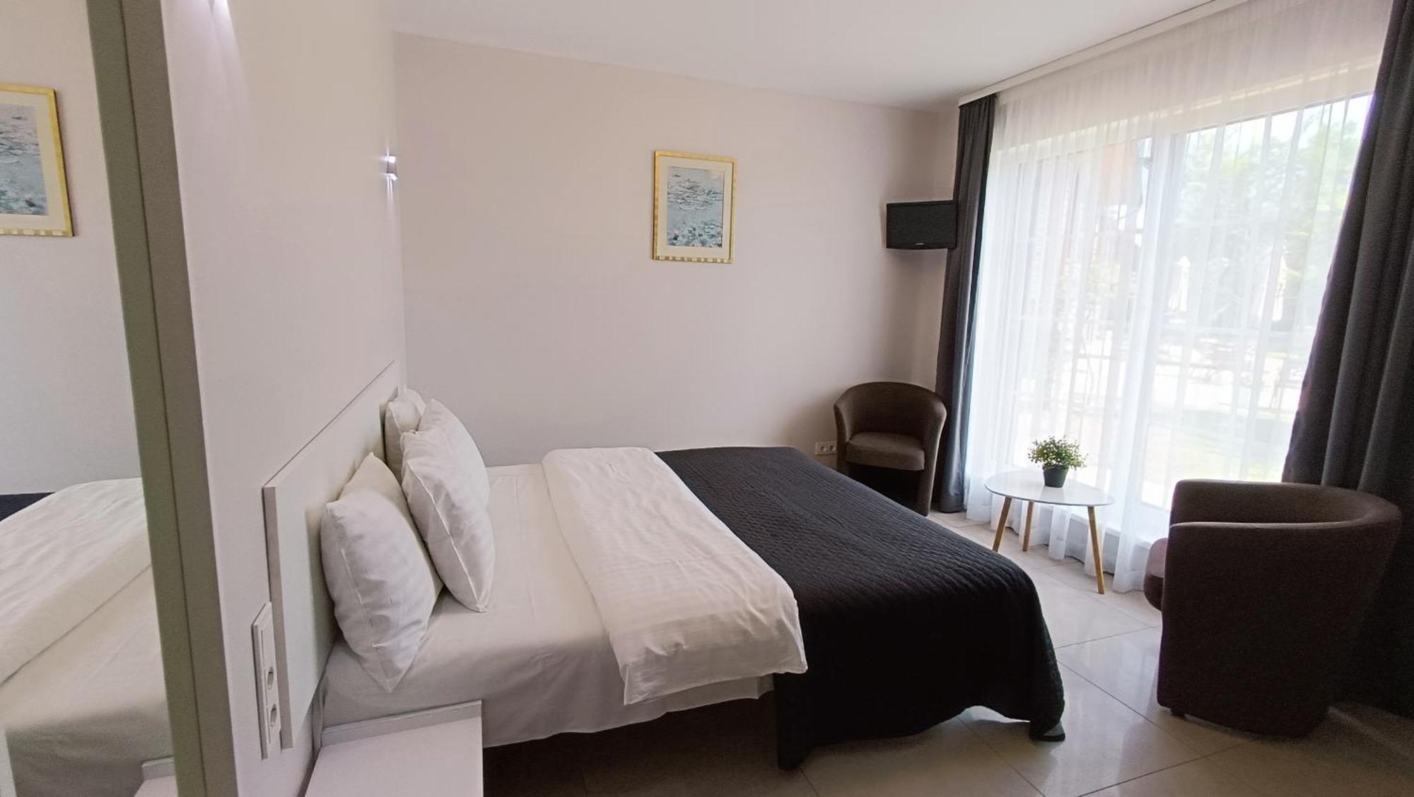 "Trakaitis" Nameliai Hotel Buitenkant foto